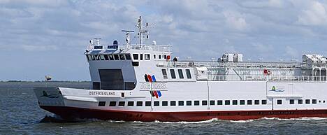 Die MS Ostfriesland ist zwischen Emden und Borkum mit Flüssigerdgasantrieb im Einsatz.