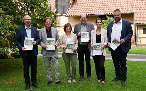 Die Partner des Nedersächsischen Weges bei der Vorstellung des Jahresberichts 2024